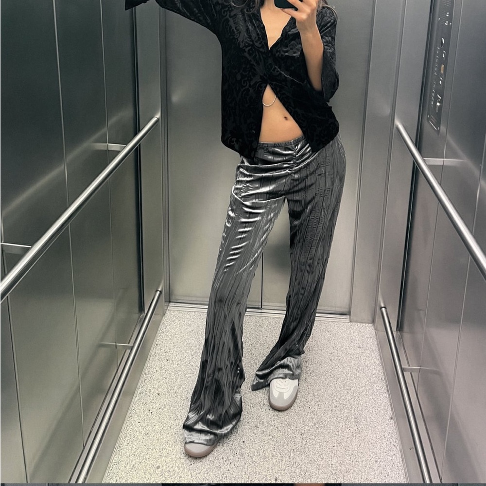 Zara wrinkle look velvet flared leggings
